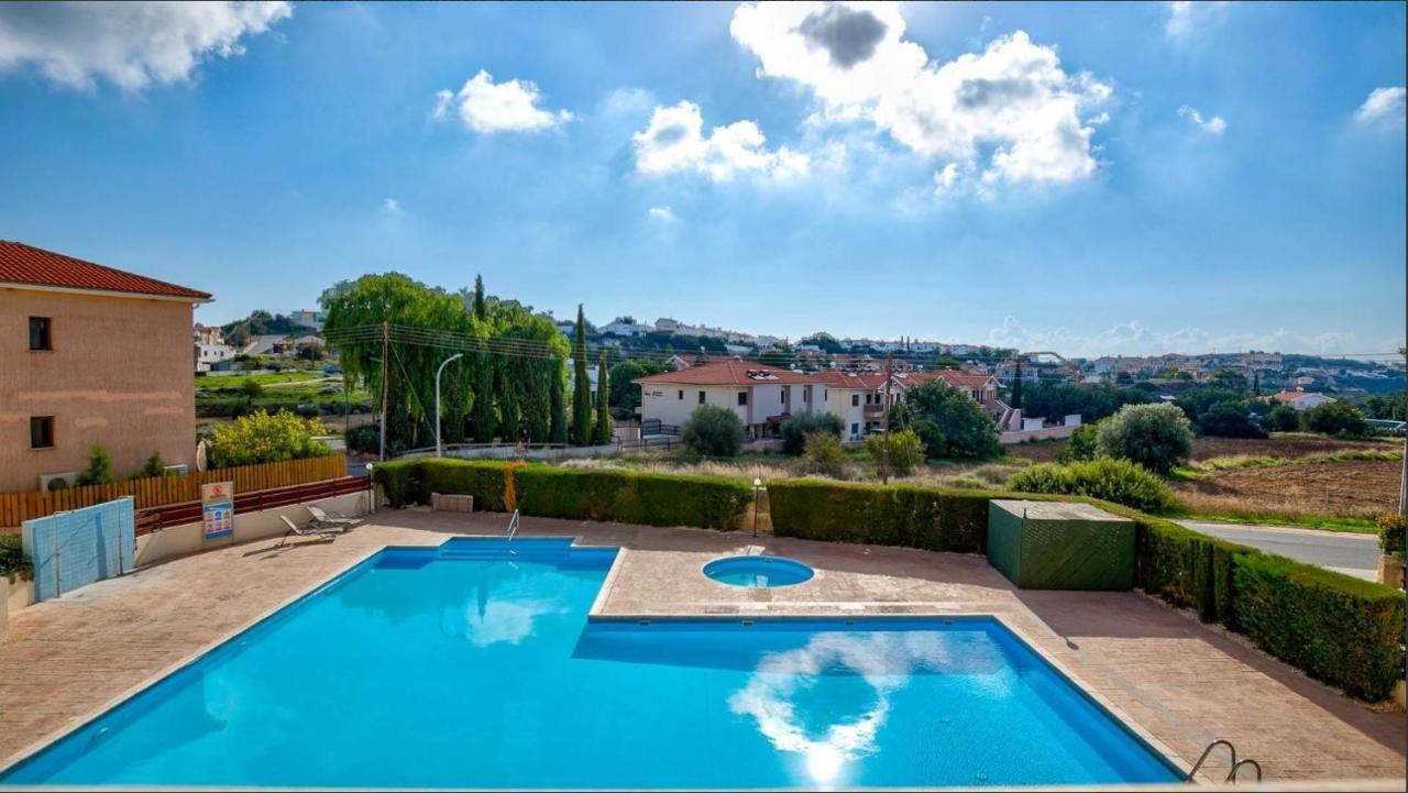 Spacious Contemporary Apartment Pissouri Exterior photo